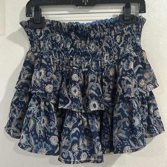 Ruffle Shorts with Elastic waistband - Picture 2 of 4